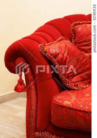 Red pillow 9290438