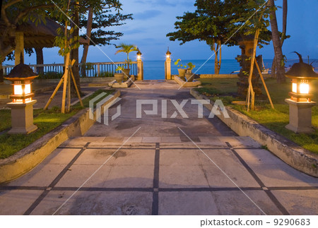 Evening kind on ocean , Bali, Indonesia Evening kind on ocean , Bali, Indonesia 9290683