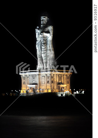 Thiruvalluvar statue 9316917