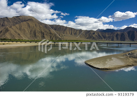 tibetan landscape 9319379