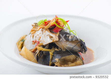 steam fish head 9320532