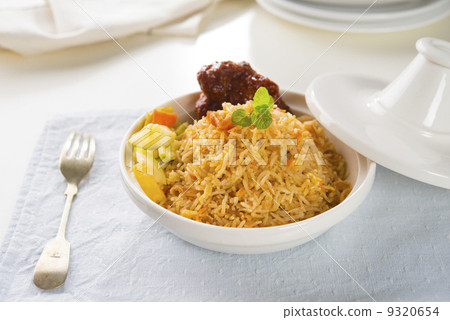 Chicken Biryani rice in tajine 9320654