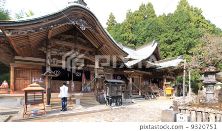 Shikoku Shrine Place No. 35 Buddhist temple "Kiyotakuji" main hall (right) and Daishodo Shikoku Shrine Place No. 35 Buddhist temple "Kiyotakuji" main hall (right) and Daishodo 9320751