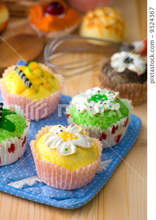 cup cakes with a lot of bread pastry background cup cakes with a lot of bread pastry background 9324367