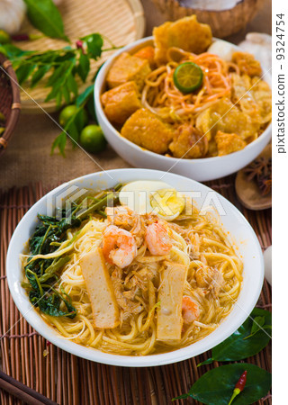 singapore famous prawn noodle or har mee with decorations on bac 9324754