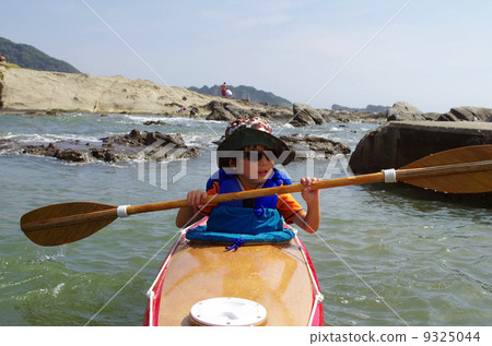 Small kayakers Small kayakers 9325044