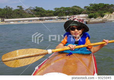 Small kayakers Small kayakers 9325045