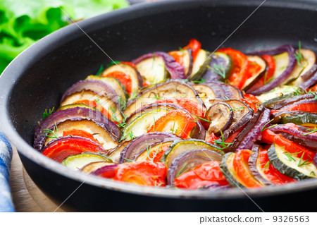 Ratatouille in a pan Ratatouille in a pan 9326563