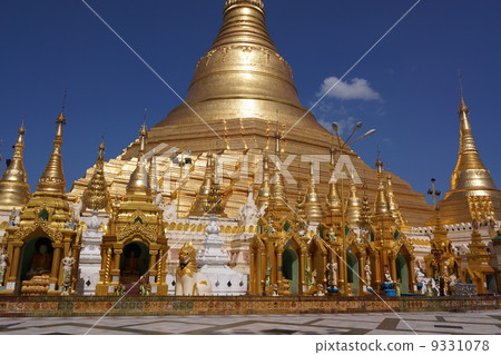 Yangon Shuedagon · Pagoda yangon 2013 9331078