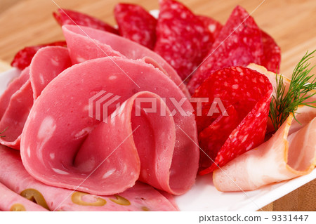 Salami, mortadella and bacon 9331447