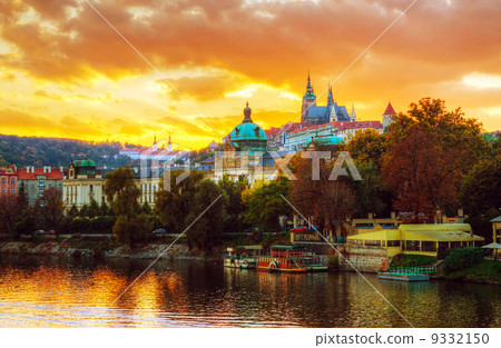 Overview of old Prague from Charles bridge side 9332150