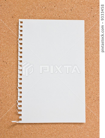 Blank Notepad on Corkboard. 9333458