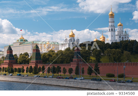 Moscow Kremlin and waterfront. Moscow Kremlin and waterfront. 9334500