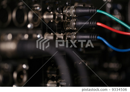 RGB video cables in the pro recorder. 9334506