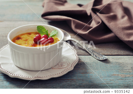The creme brulee 9335142