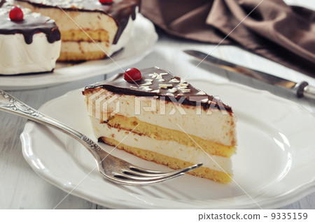 Souffle cake 9335159