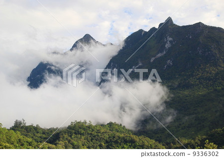 Mountain range in Chiang Mai, Thailand ( Doi Luang, Chiang Dao, 9336302