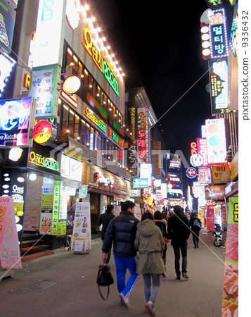 Seoul's downtown Jongro 9336432