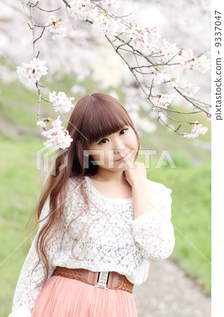 櫻花和一個女人 9337047