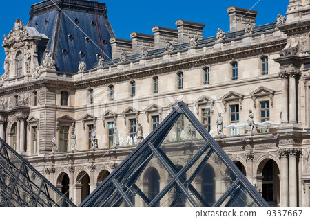 Louvre museum 9337667