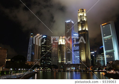 駁船碼頭高層建築 9339063