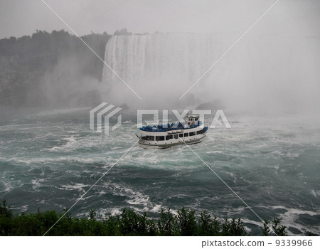 North America Niagara Falls Observation Boat Maid of the Mist 9339966