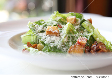 Caesar salad in close up 9340844