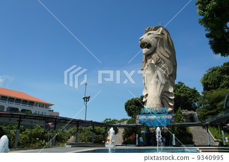 Merlion Tower at Sentosa Island Merlion Tower at Sentosa Island 9340995