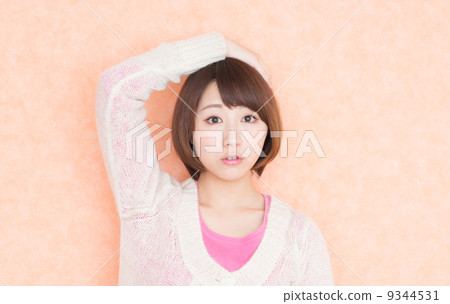年輕的女士 9344531