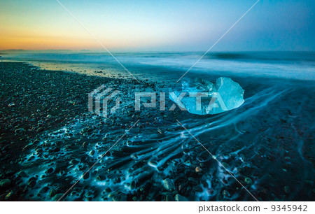 Jokulsarlon Glacier Lagoon, Iceland Jokulsarlon Glacier Lagoon, Iceland 9345942