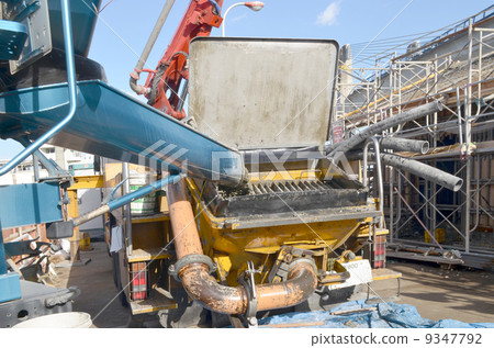 Concrete placing Concrete placing 9347792
