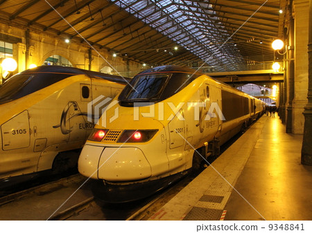 Gare du Nord station where Eurostar is stopped 9348841