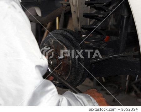 Automobile inspection of vehicle inspection, maintenance and repair Automobile inspection of vehicle inspection, maintenance and repair 9352354