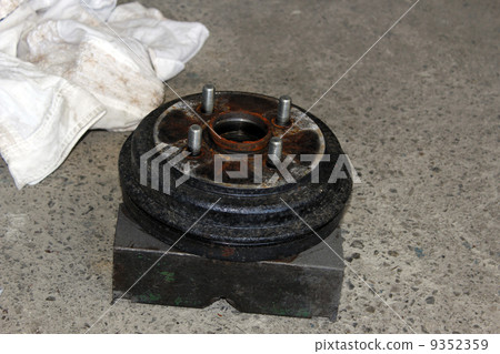 Automobile inspection of vehicle inspection, maintenance and repair Automobile inspection of vehicle inspection, maintenance and repair 9352359