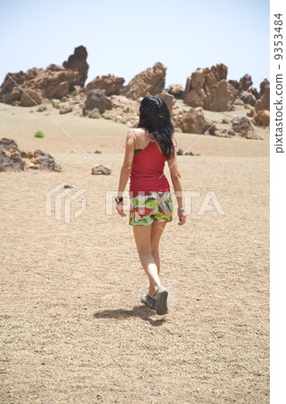 woman on red 9353484