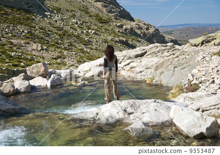 pretty woman on green river 9353487