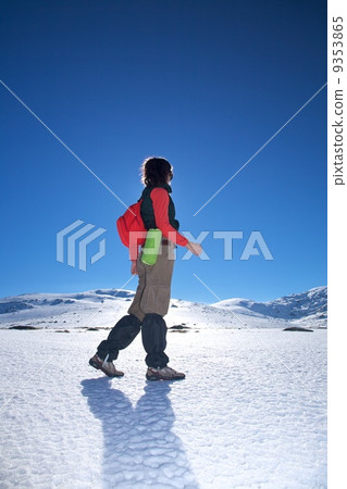 side red hiking woman 9353865