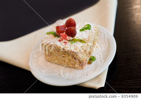 napoleon with strawberries on top 9354909