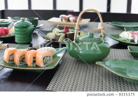 Japanese meal 9355375