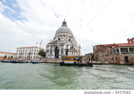 Santa Maria della Salute Church (Venice) 9357082