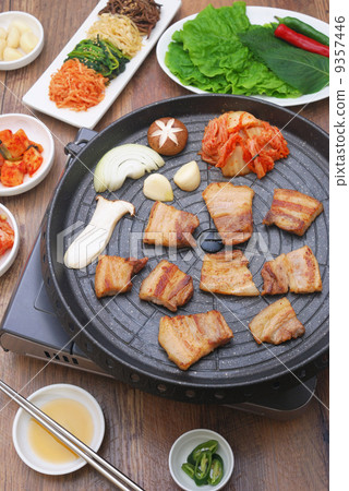 Korean barbecue 9357446