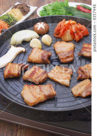 Korean barbecue 9357448