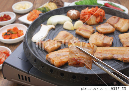 Korean barbecue 9357455