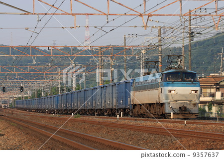 EF 66牽引貨運列車 9357637