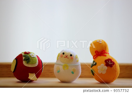 綿羊的上升灑在室內 綿羊的上升灑在室內 9357732