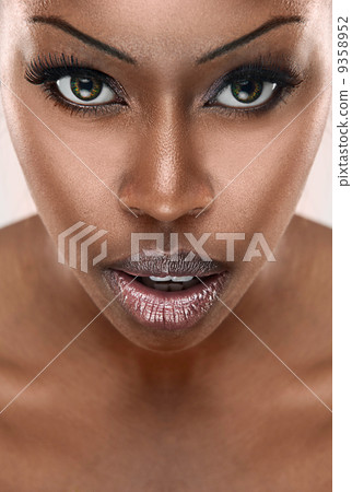 beautiful African woman beautiful African woman 9358952