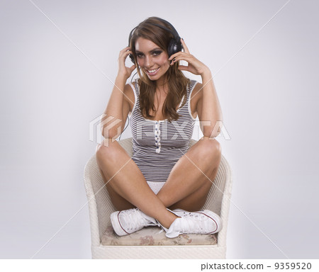 beautiful woman dj wearing retro headphones beautiful woman dj wearing retro headphones 9359520