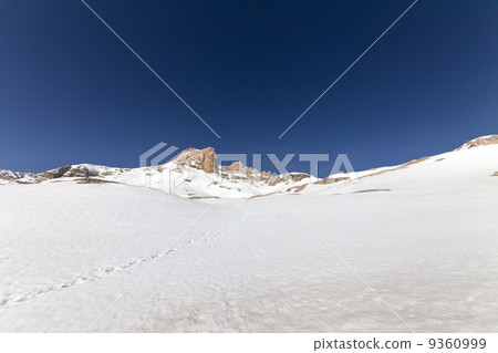 Snowy plateau and rocks Snowy plateau and rocks 9360999