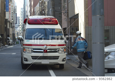 Emergency personnel for ambulance Emergency personnel for ambulance 9362862