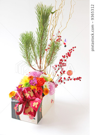 Flower arrangement Arrangement Plant New Year's marriage New Year's cards New Year Ikebana Flower learning lesson Hobby Flower Nanten Matsuki Chrysanthemum colorful celebration New Year decoration Kashima flower decoration Copy space celebration New year's card annual event 9365312